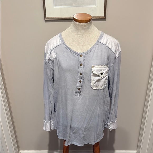 We The Free - Gene Henley Distressed V-Neck Pocket Blue Oversized Shirt - Large - Picture 4 of 13